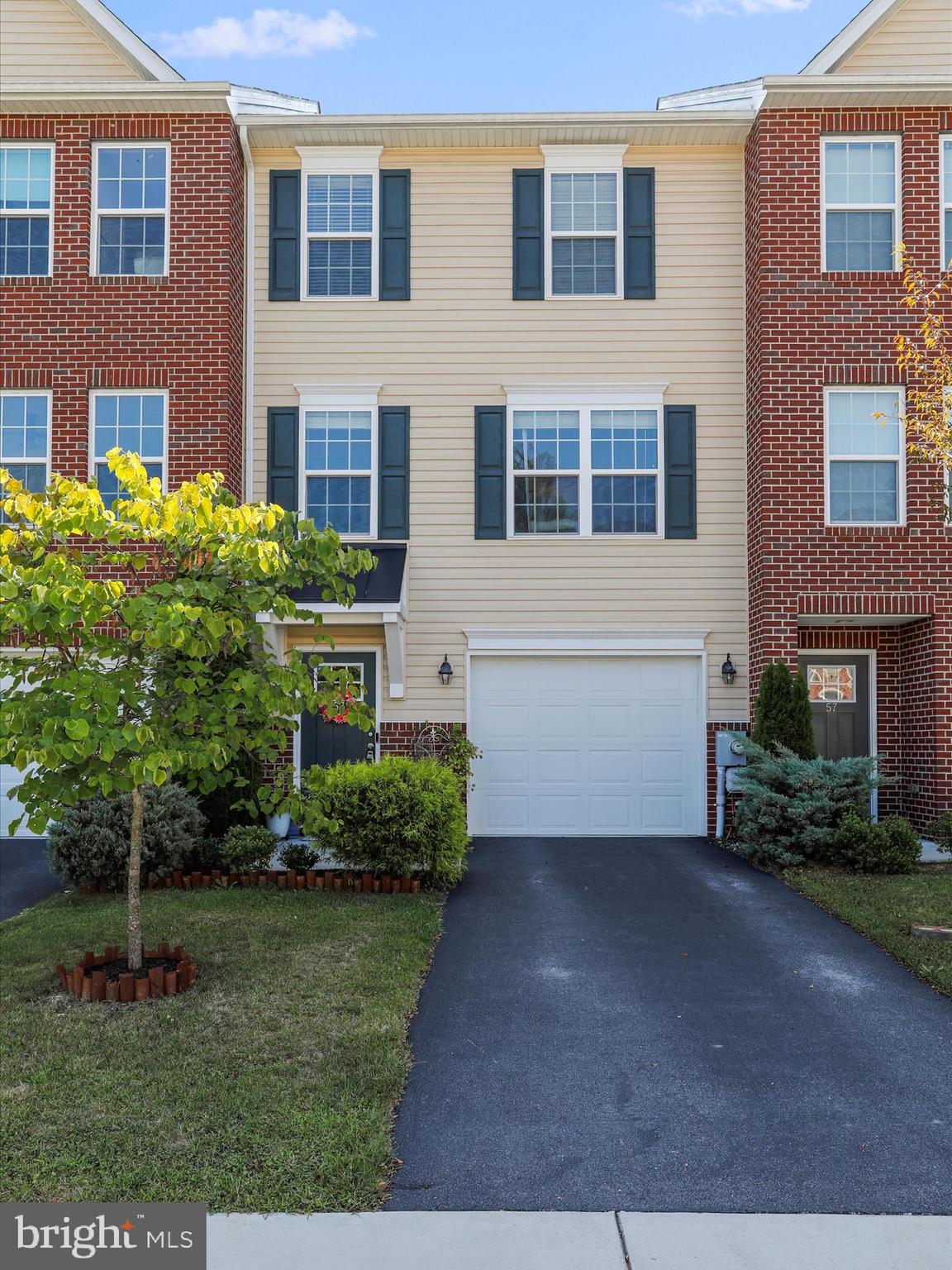 BROOKFIELD ON THE POTOMAC - Residential