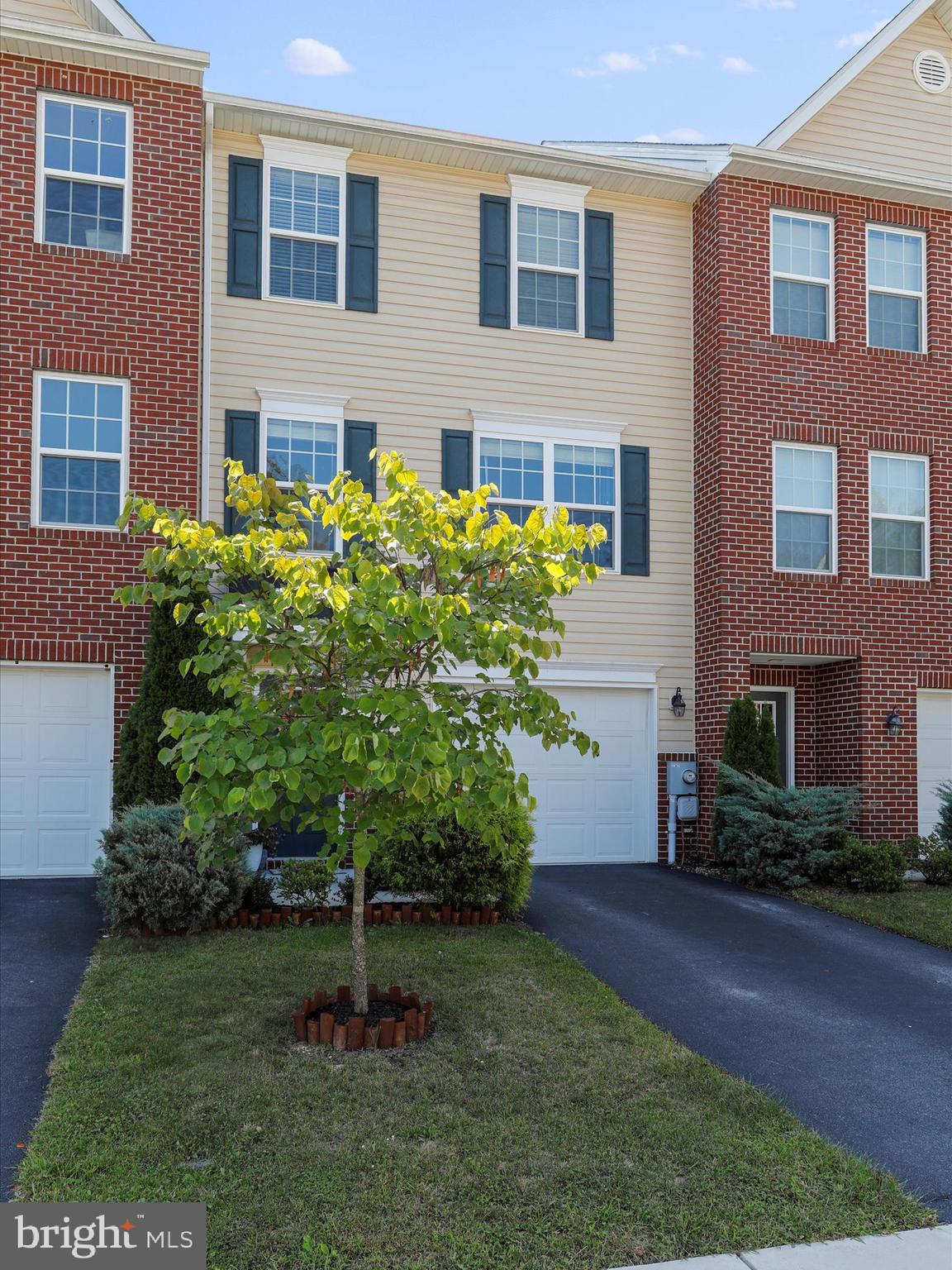 BROOKFIELD ON THE POTOMAC - Residential