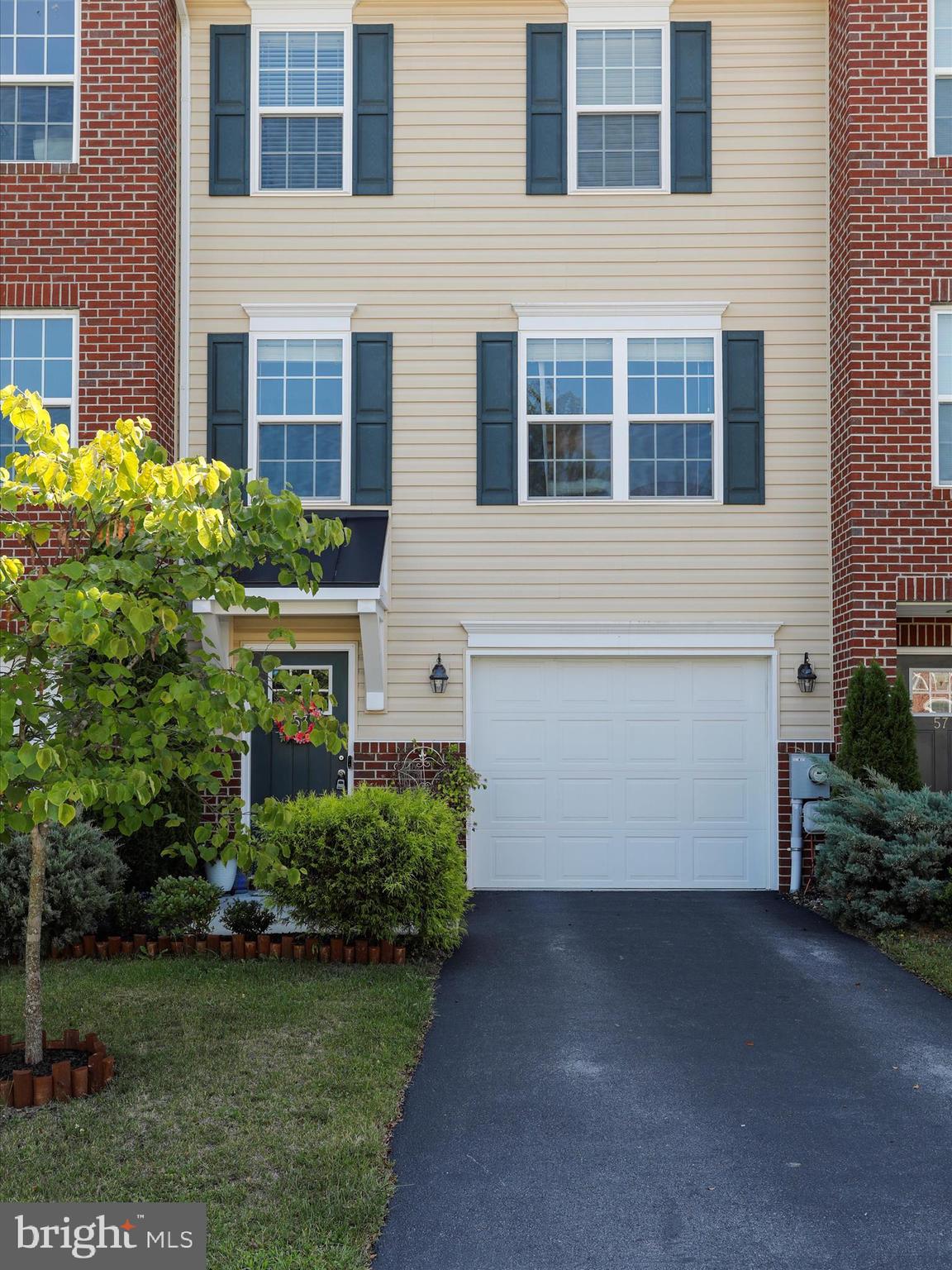 BROOKFIELD ON THE POTOMAC - Residential