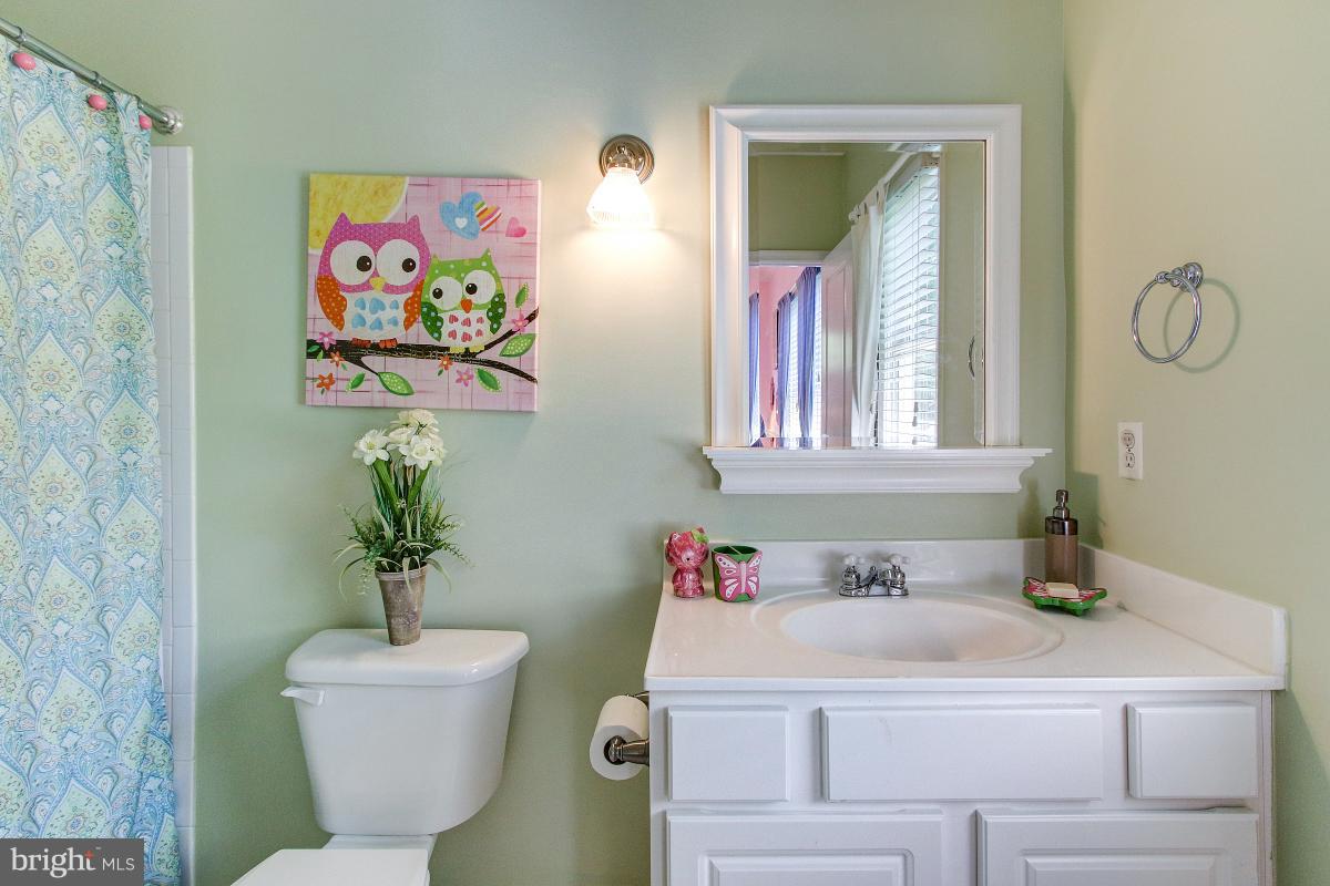 LOWES ISLAND - Residential