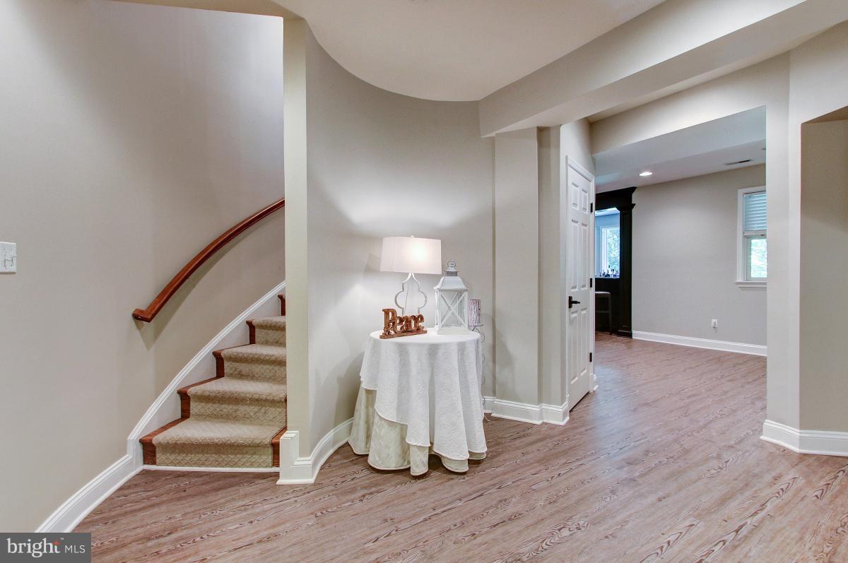 LOWES ISLAND - Residential