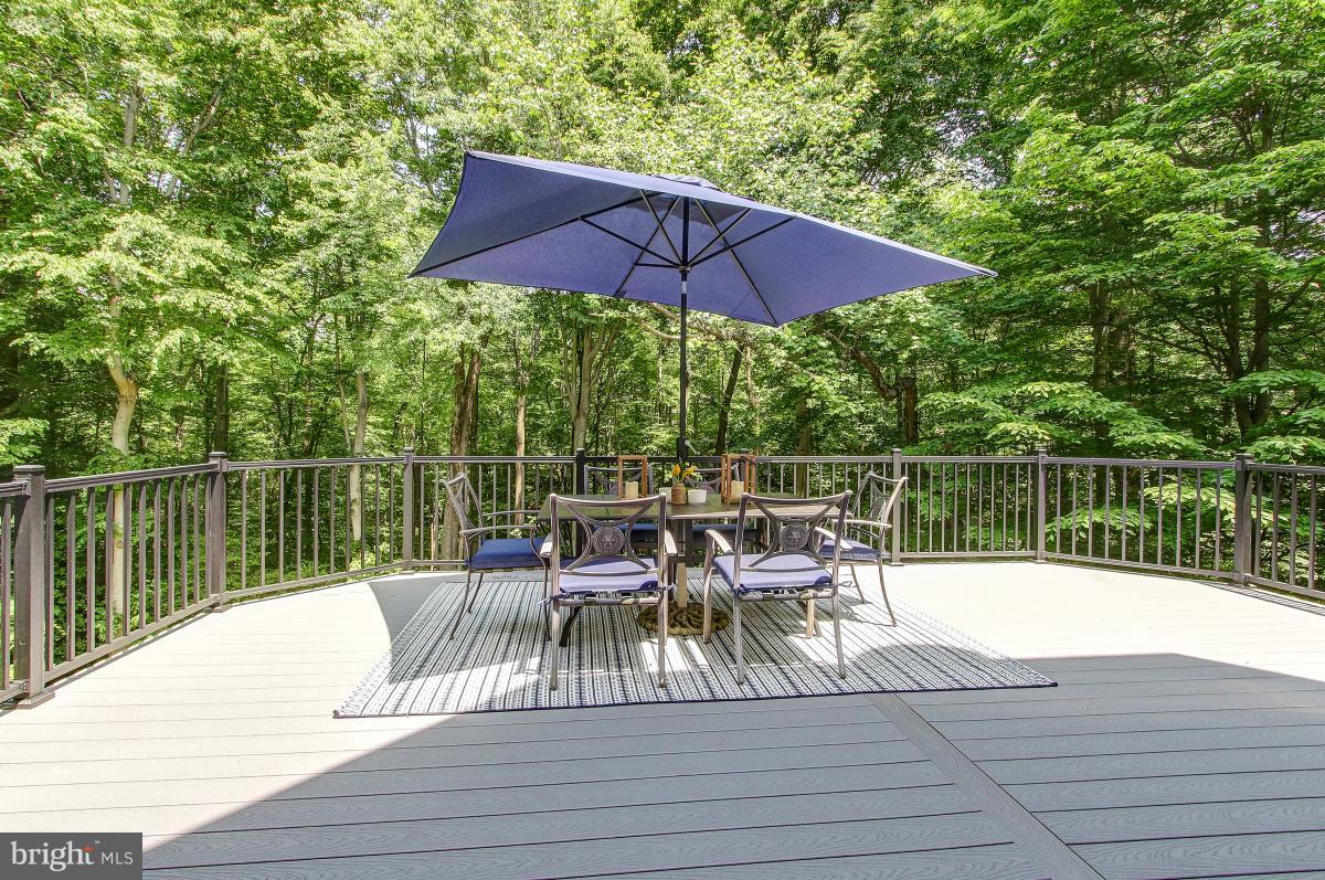 LOWES ISLAND - Residential