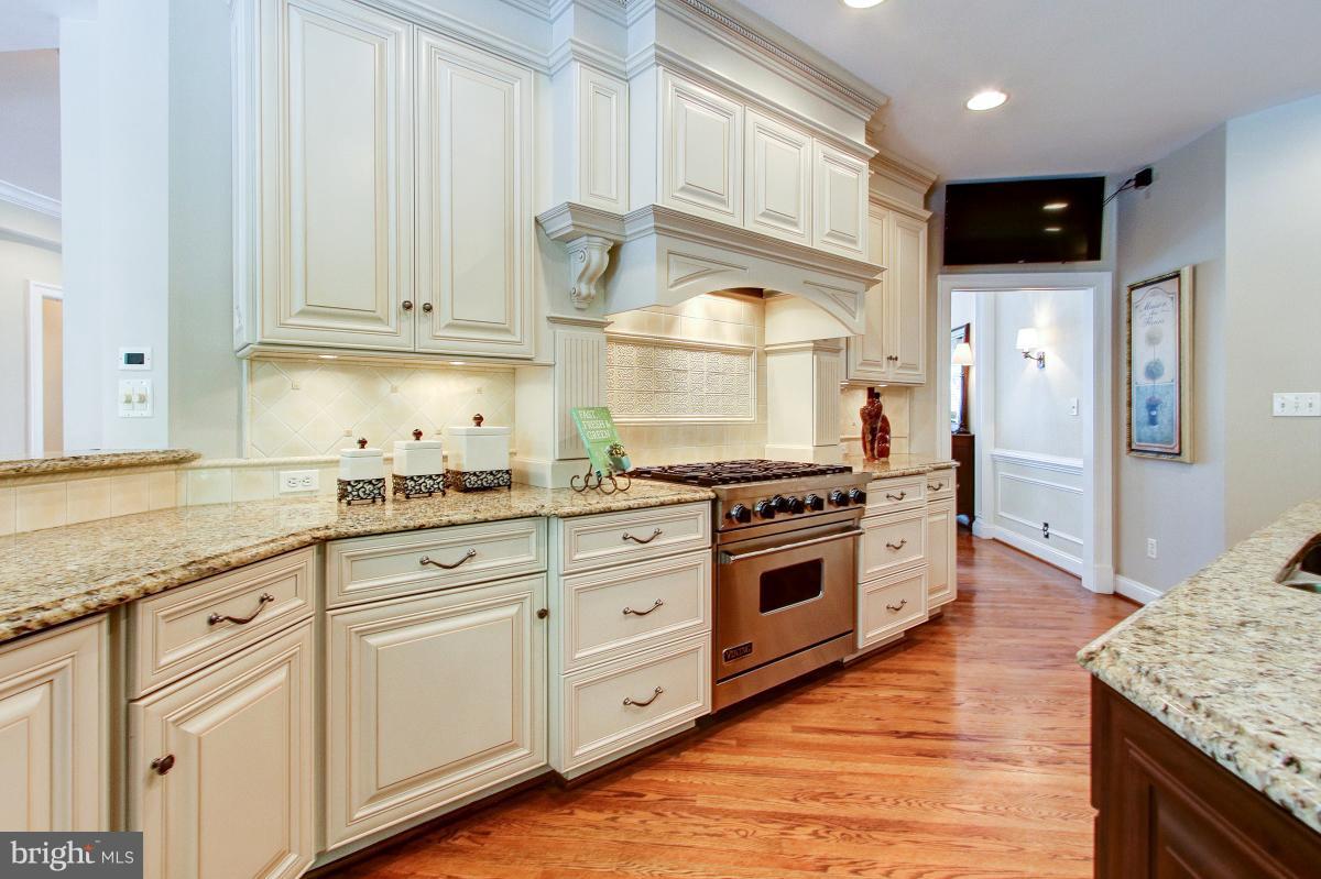 LOWES ISLAND - Residential