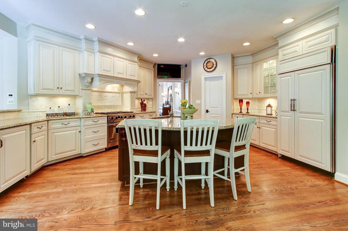 LOWES ISLAND - Residential