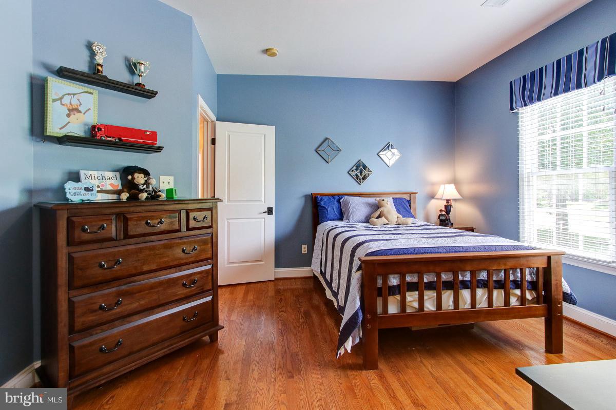 LOWES ISLAND - Residential