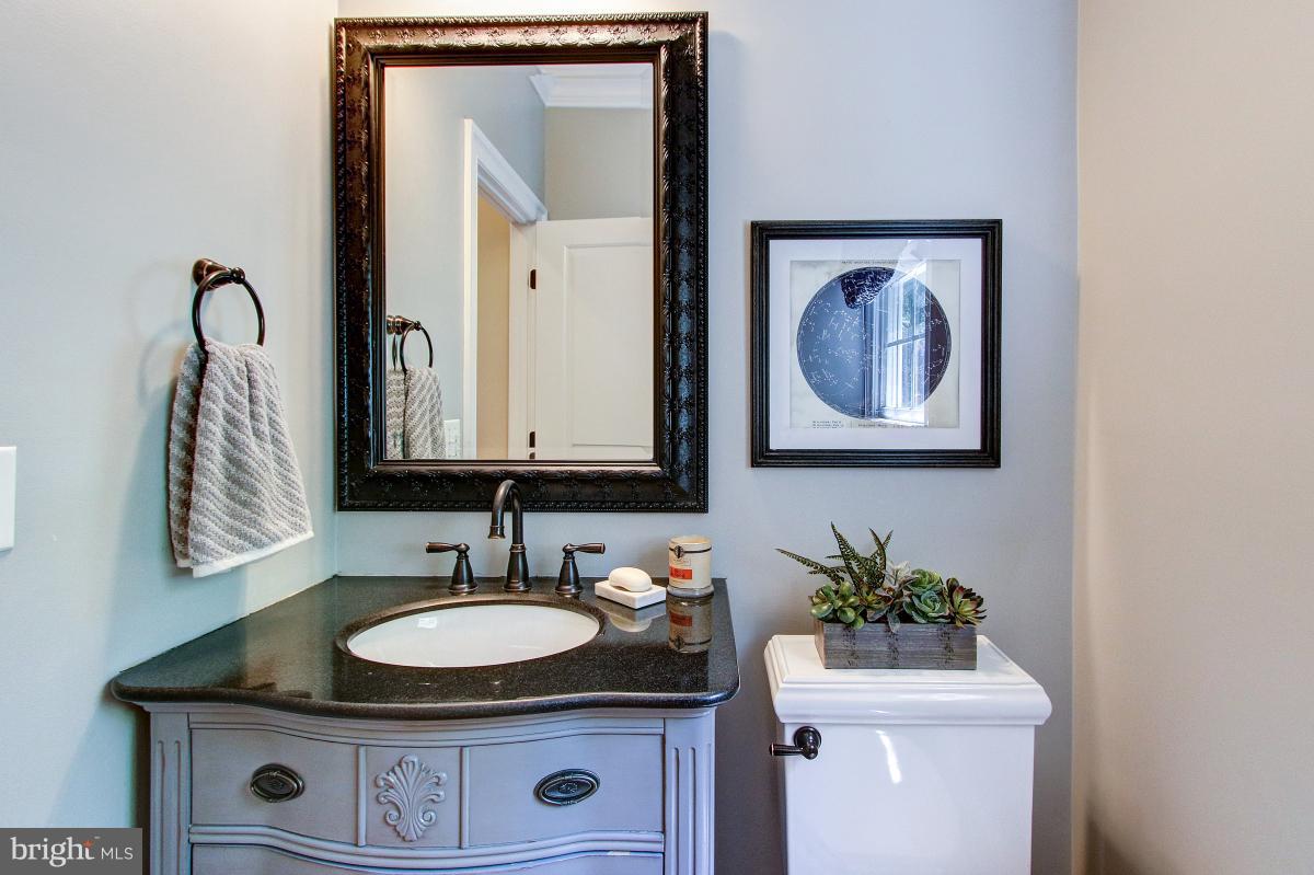 LOWES ISLAND - Residential