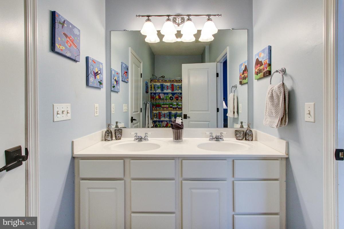 LOWES ISLAND - Residential