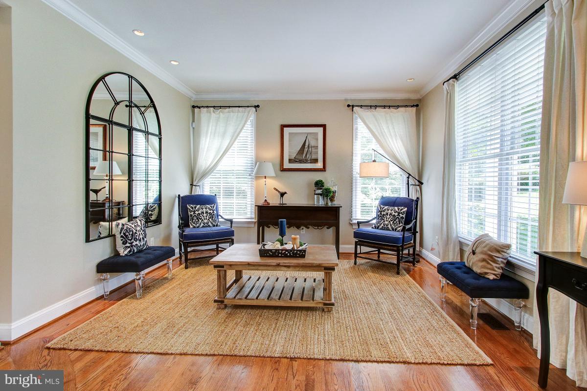 LOWES ISLAND - Residential