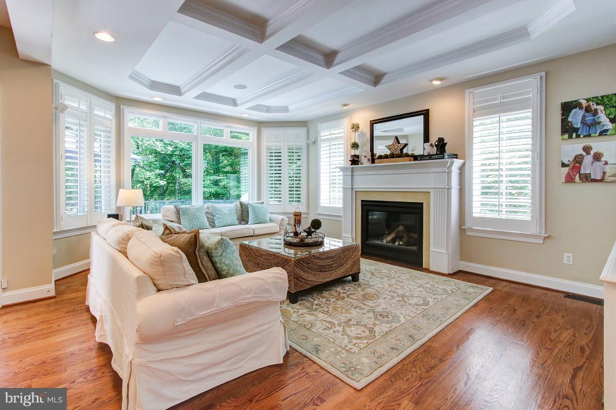 LOWES ISLAND - Residential