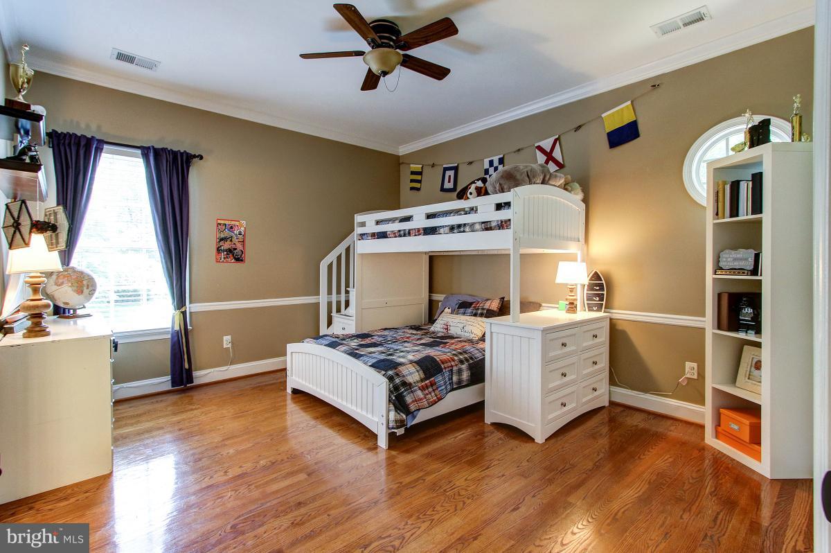 LOWES ISLAND - Residential