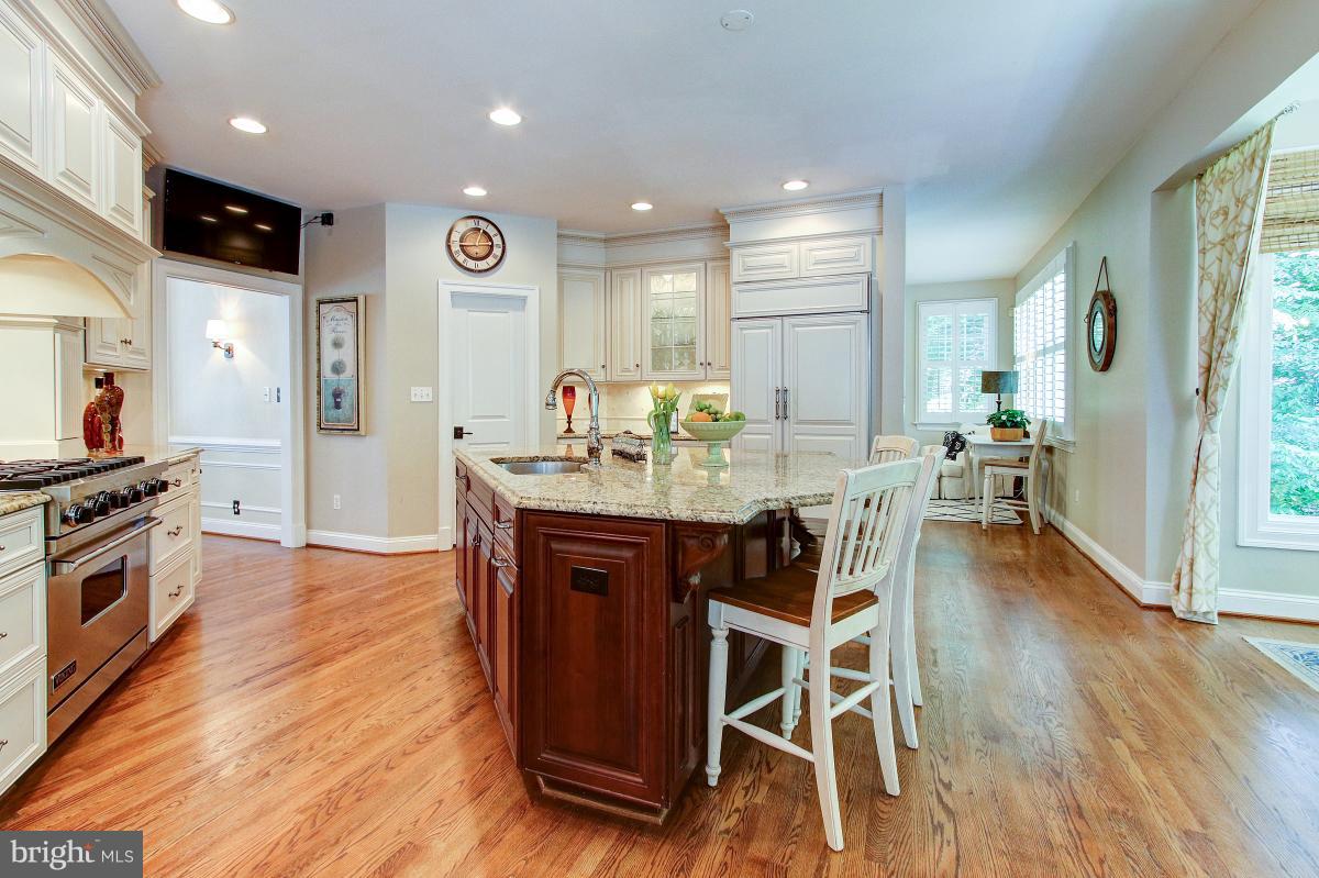 LOWES ISLAND - Residential