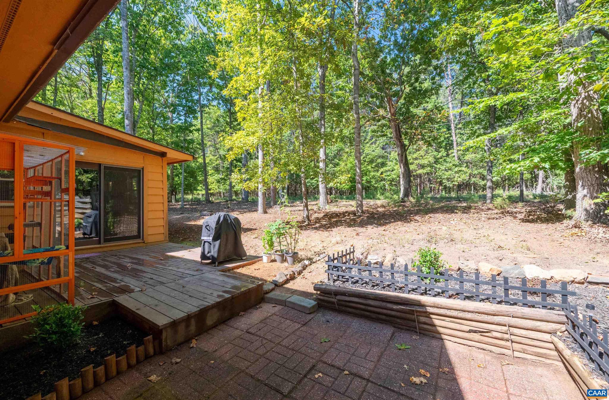 LAKE MONTICELLO - Residential