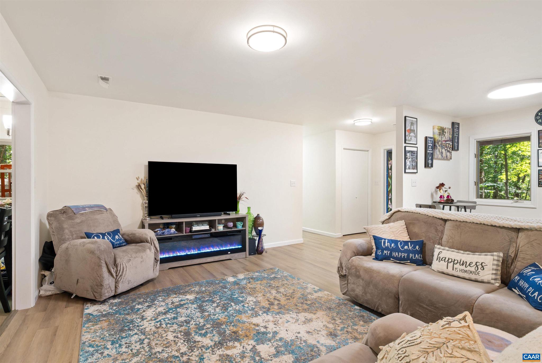 LAKE MONTICELLO - Residential