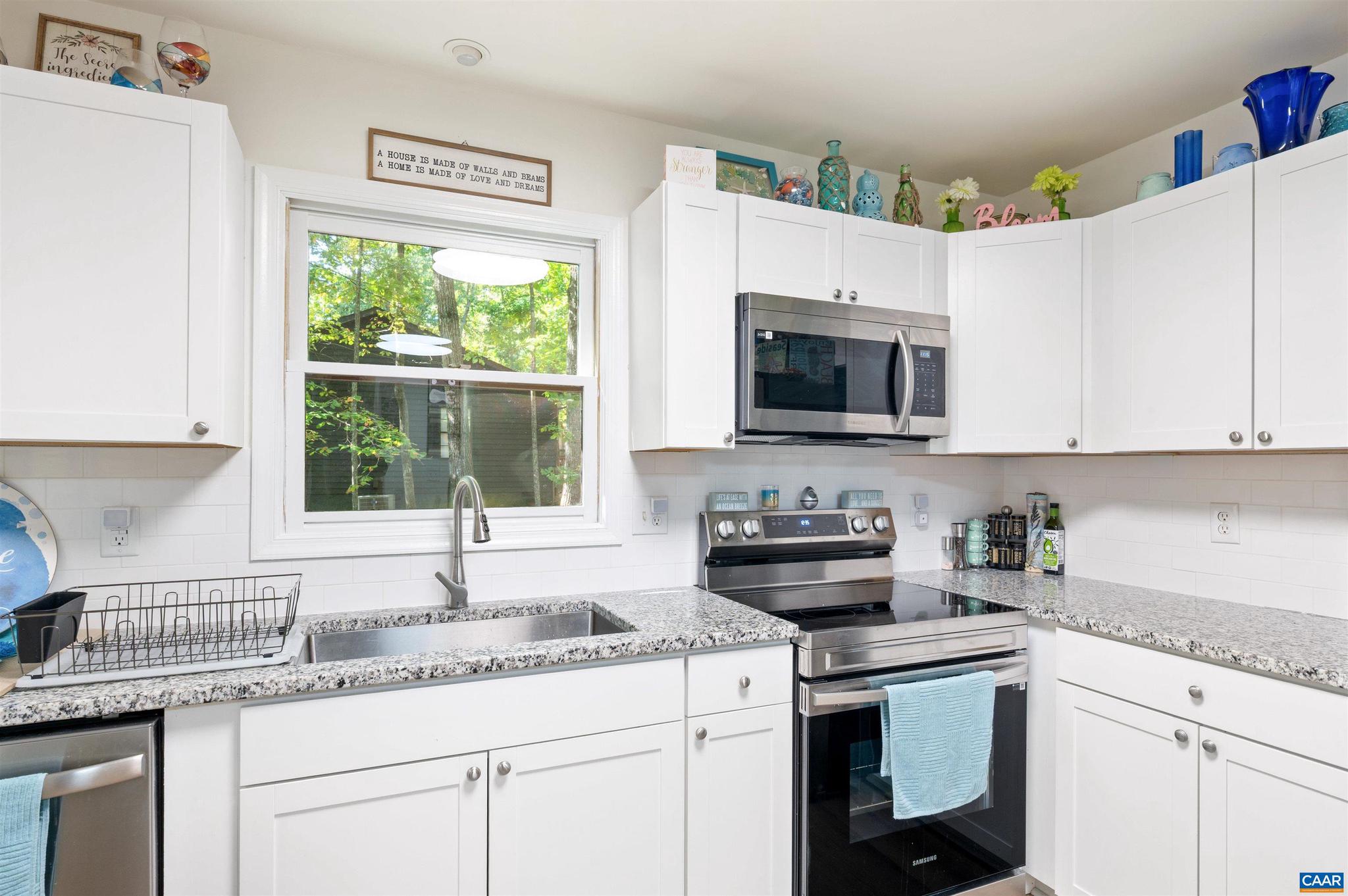 LAKE MONTICELLO - Residential