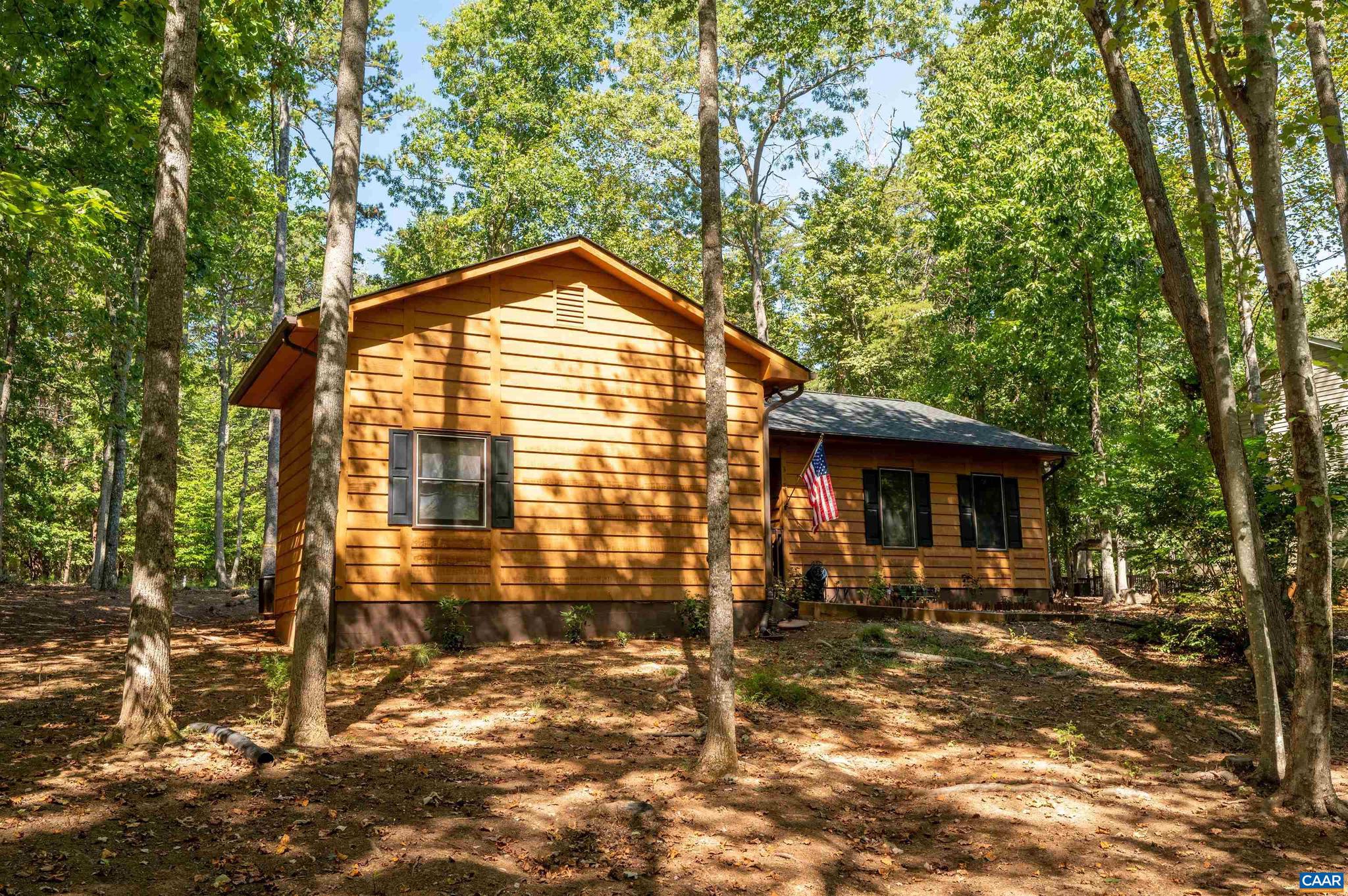 LAKE MONTICELLO - Residential