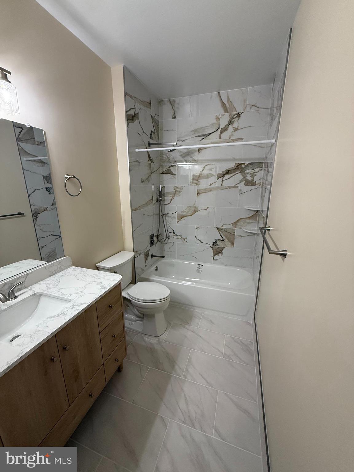 SAVOY AT RESTON TOWN CENTER - Residential Lease