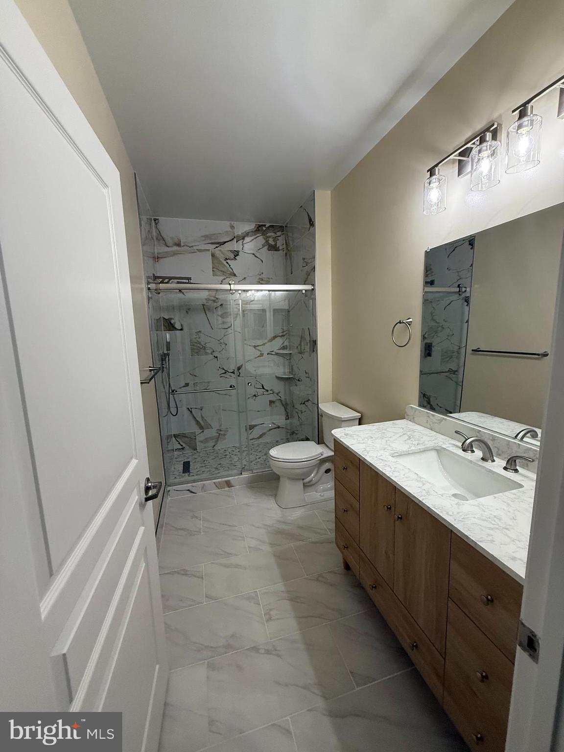 SAVOY AT RESTON TOWN CENTER - Residential Lease