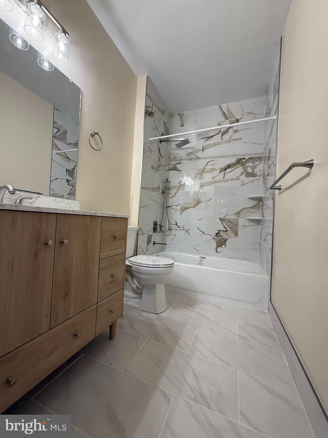 SAVOY AT RESTON TOWN CENTER - Residential Lease