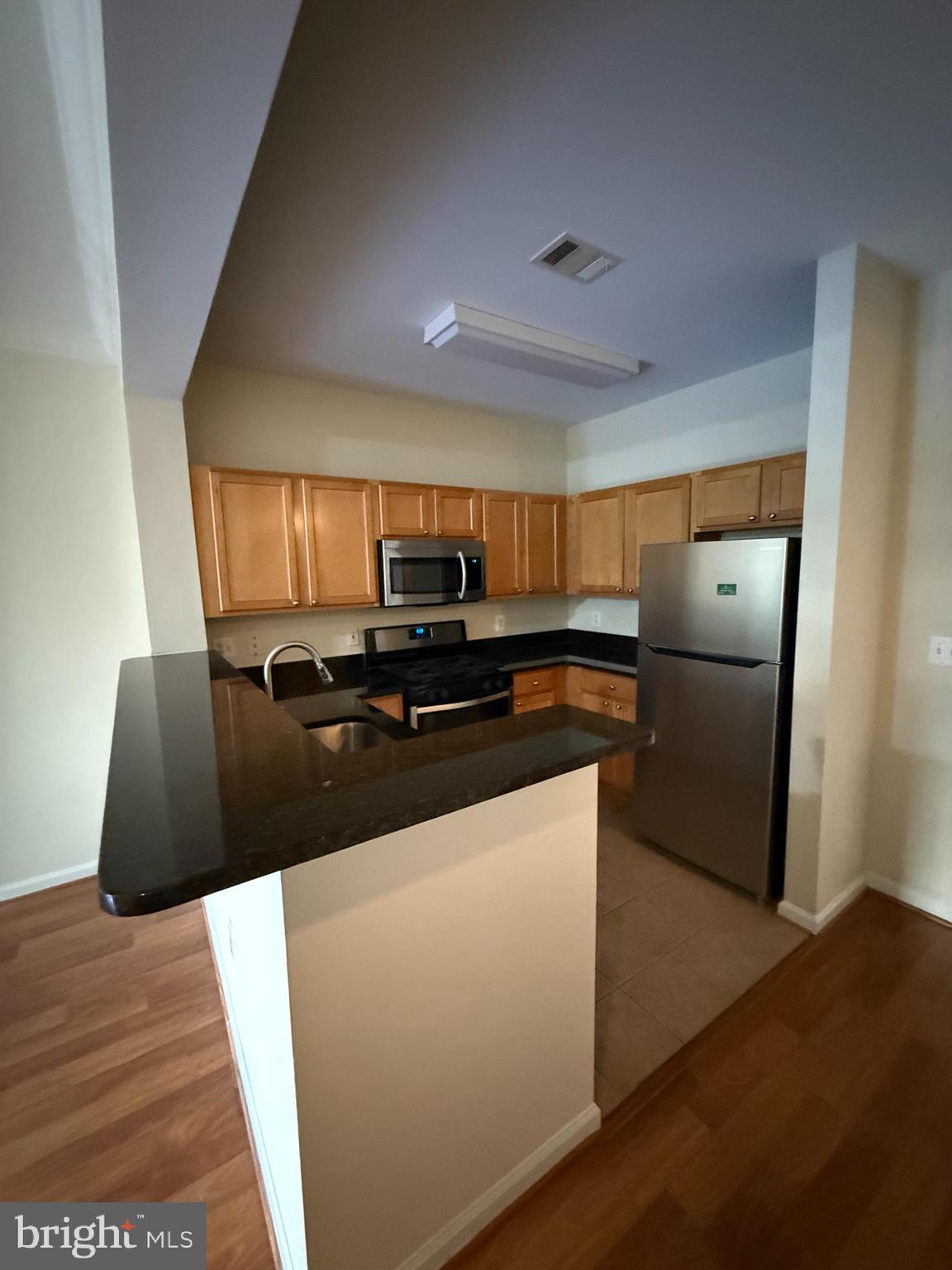 SAVOY AT RESTON TOWN CENTER - Residential Lease