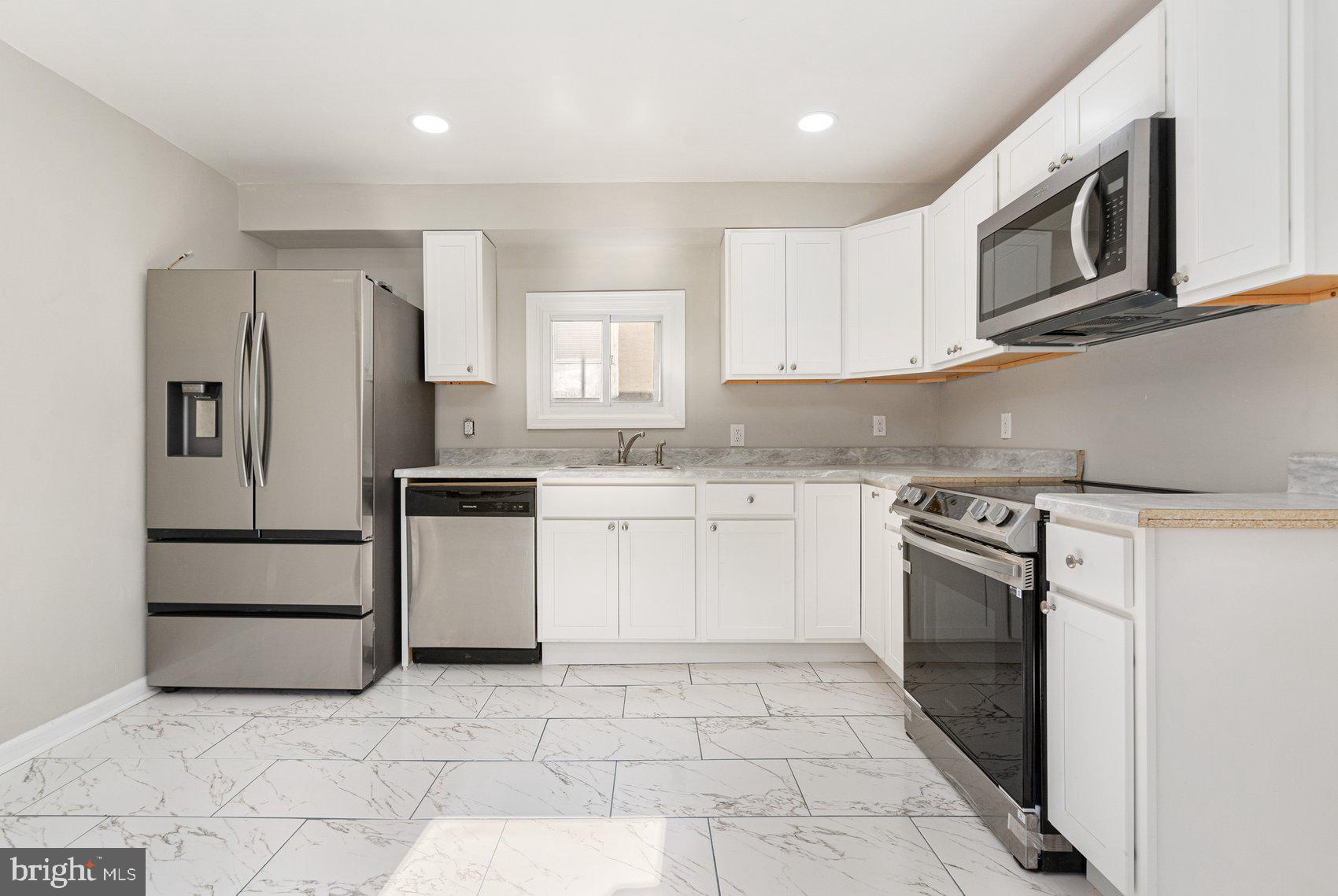 459 S AUGUSTA AVENUE