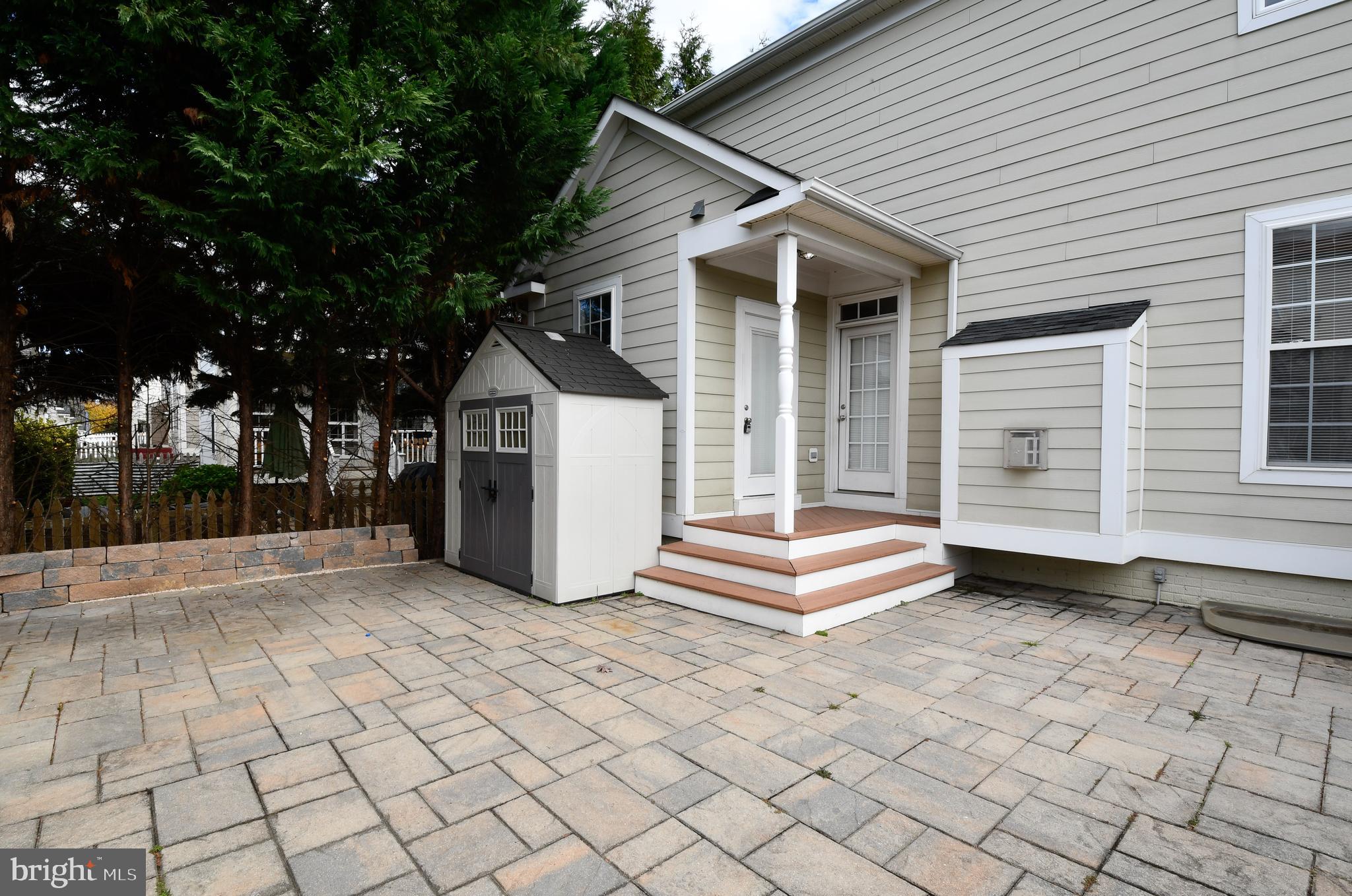 VILLAGE OF IDLEWILD - Residential Lease