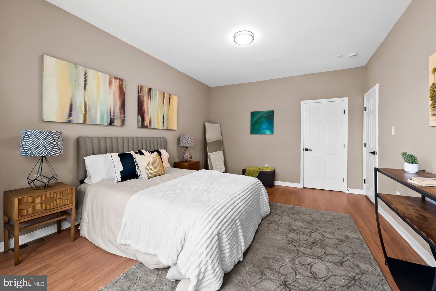 EVERGREEN LAWN - Residential