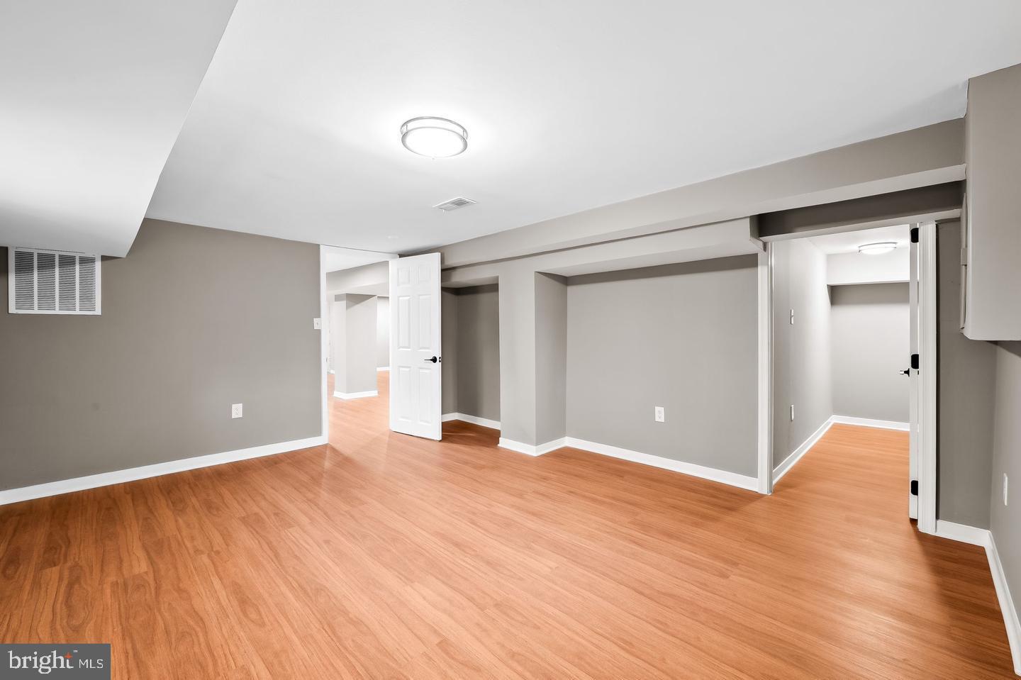 EVERGREEN LAWN - Residential