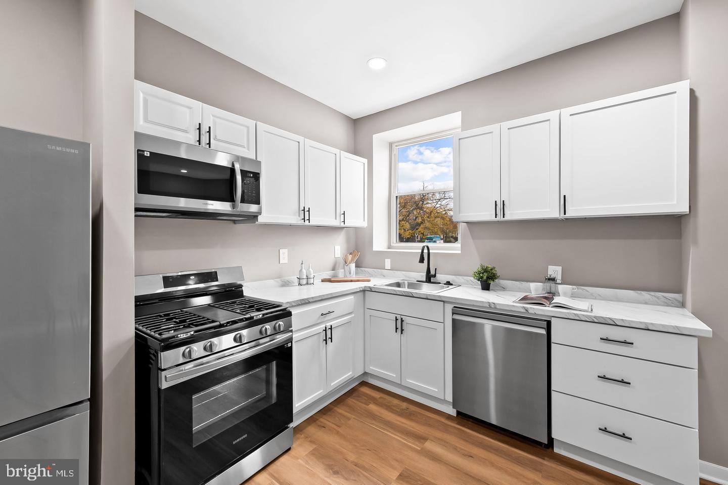 EVERGREEN LAWN - Residential