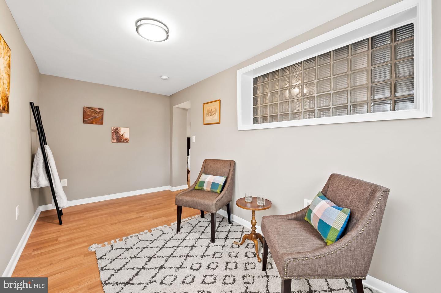 EVERGREEN LAWN - Residential