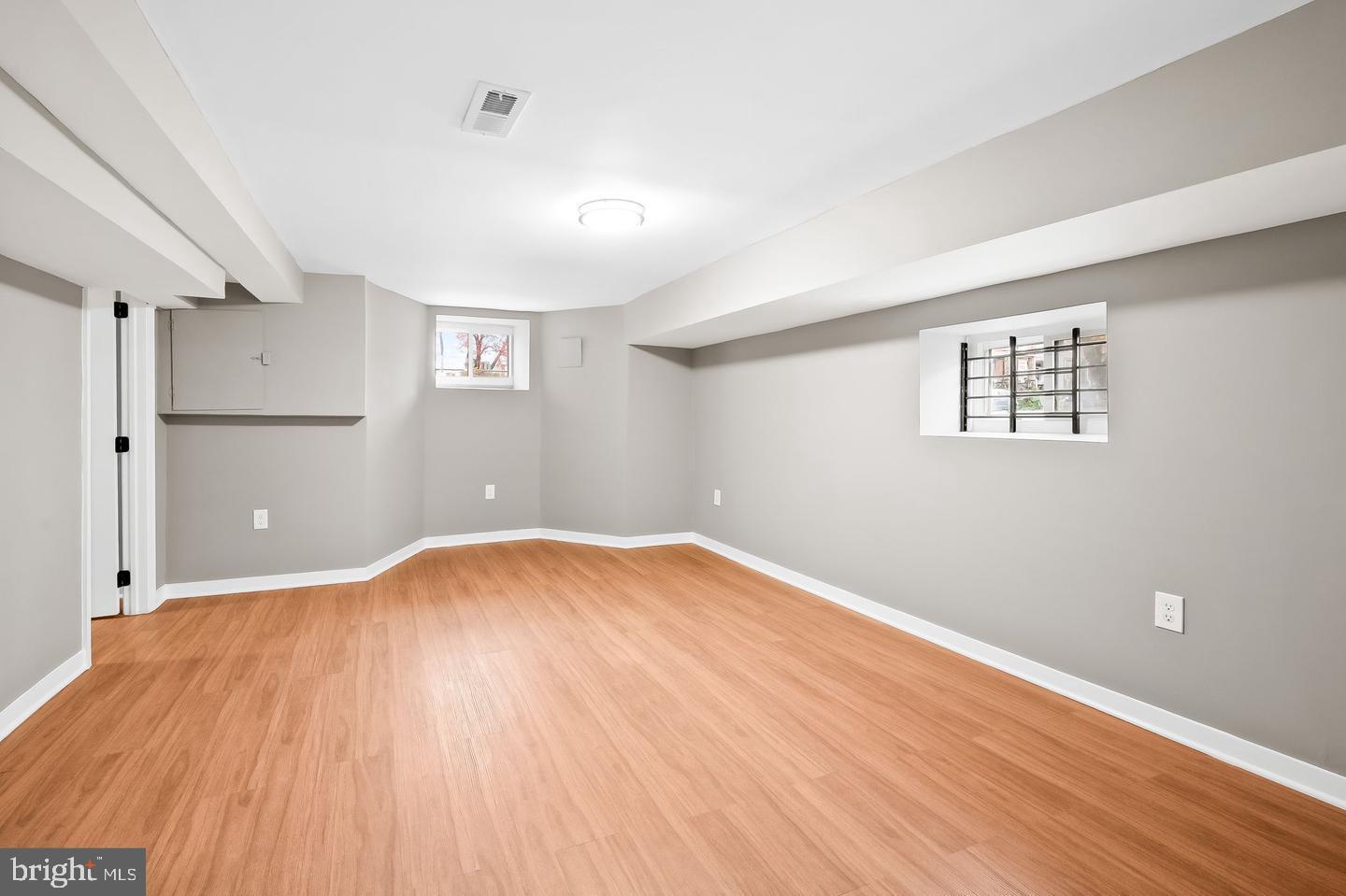 EVERGREEN LAWN - Residential