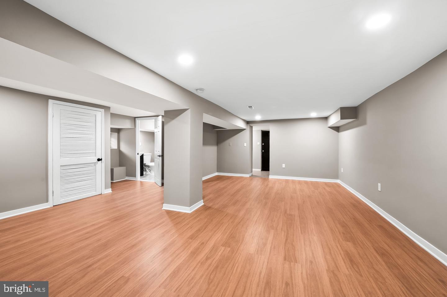 EVERGREEN LAWN - Residential