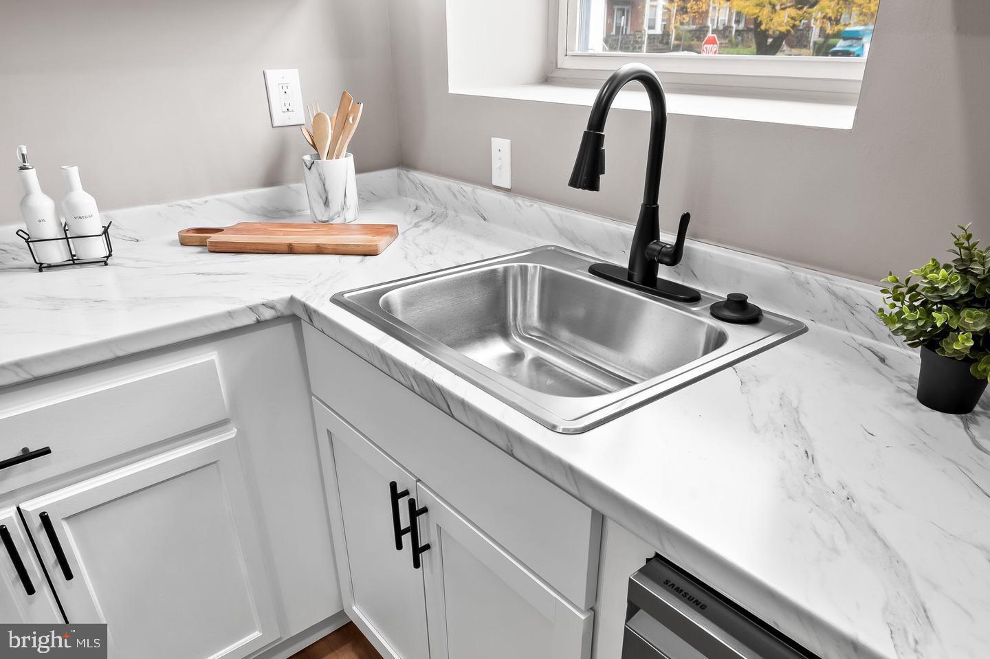 EVERGREEN LAWN - Residential