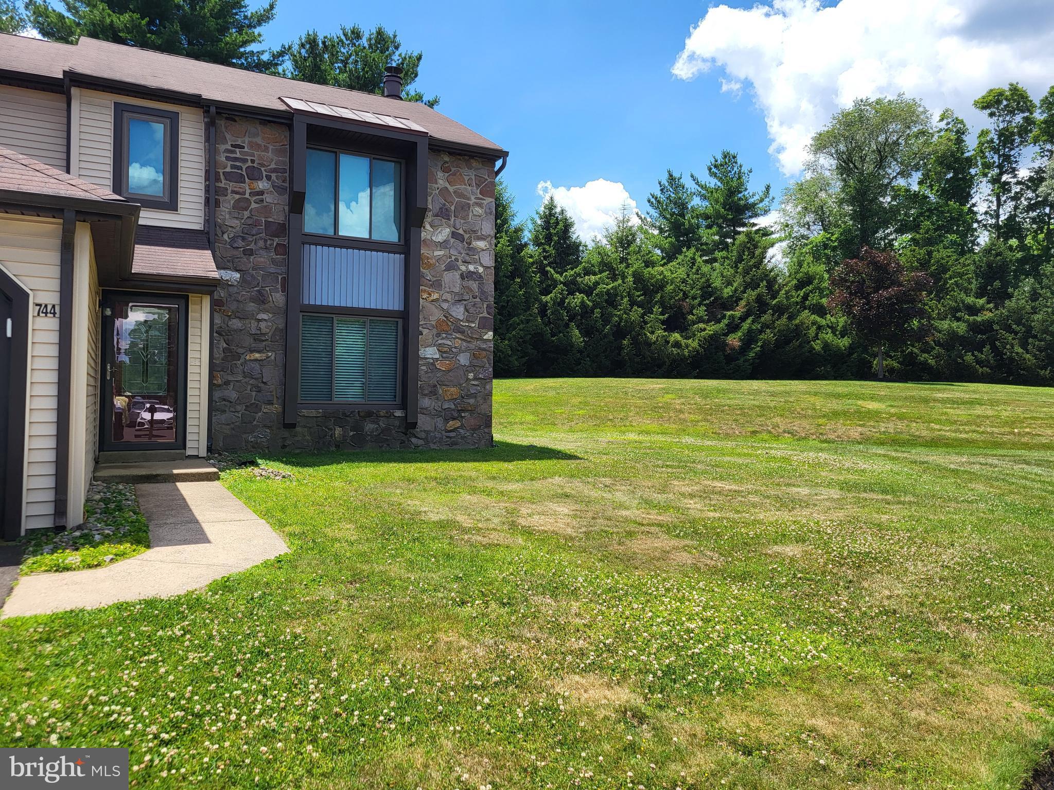 744 NEWBURY COURT