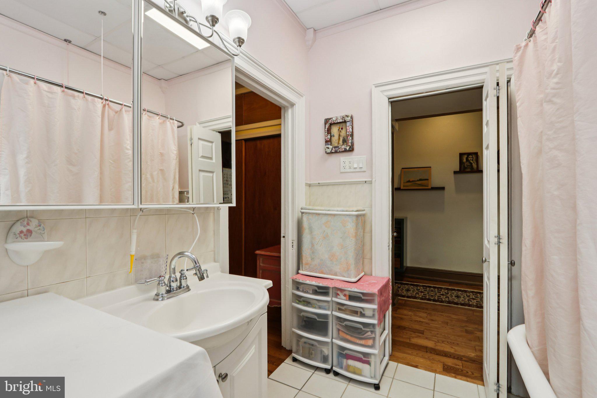 UNIVERSITY CITY - Residential