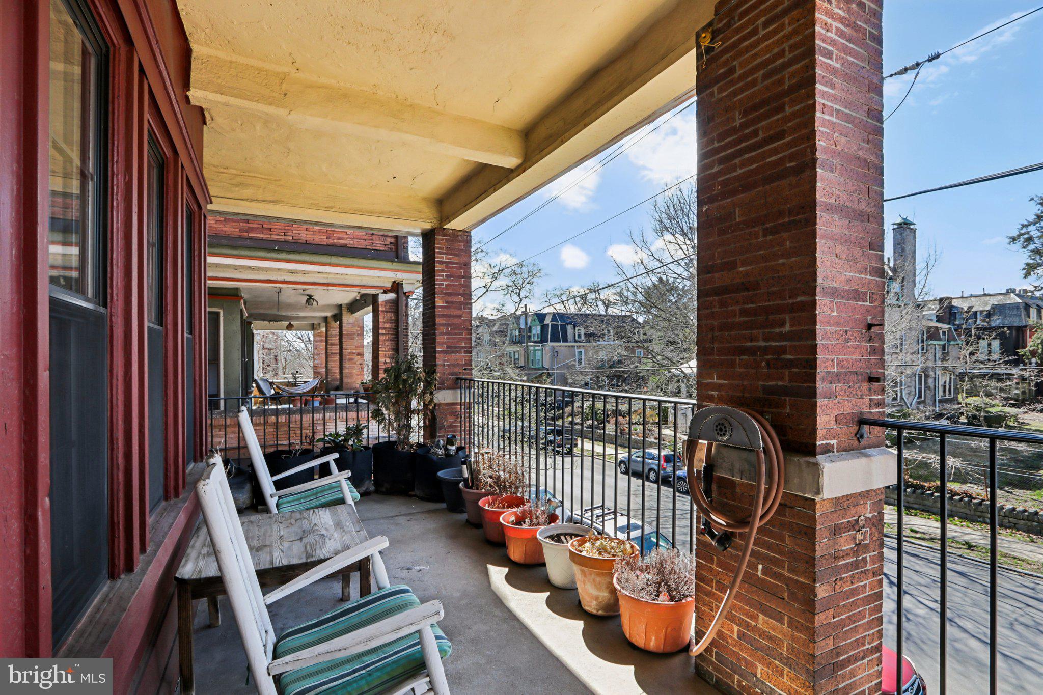 UNIVERSITY CITY - Residential