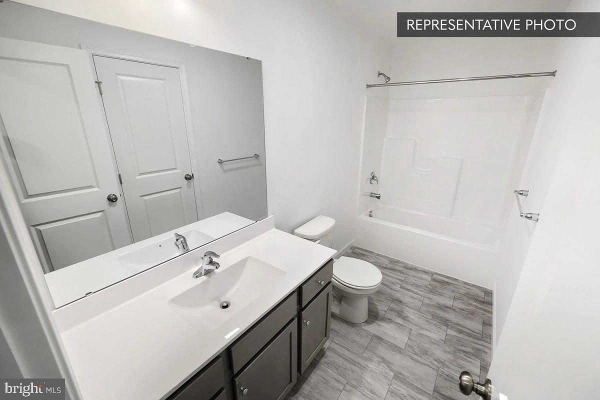 THE SEASONS - Residential