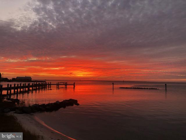 WATERS EDGE - Residential