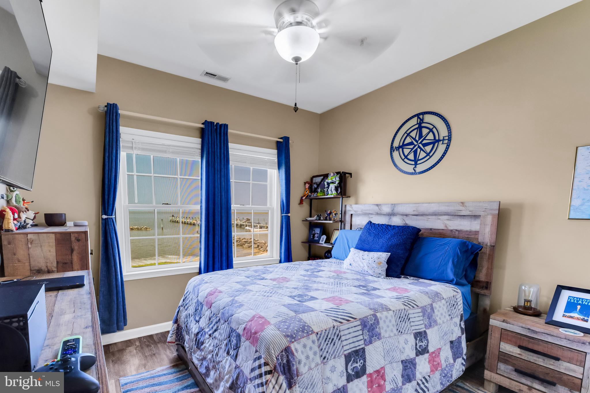 WATERS EDGE - Residential