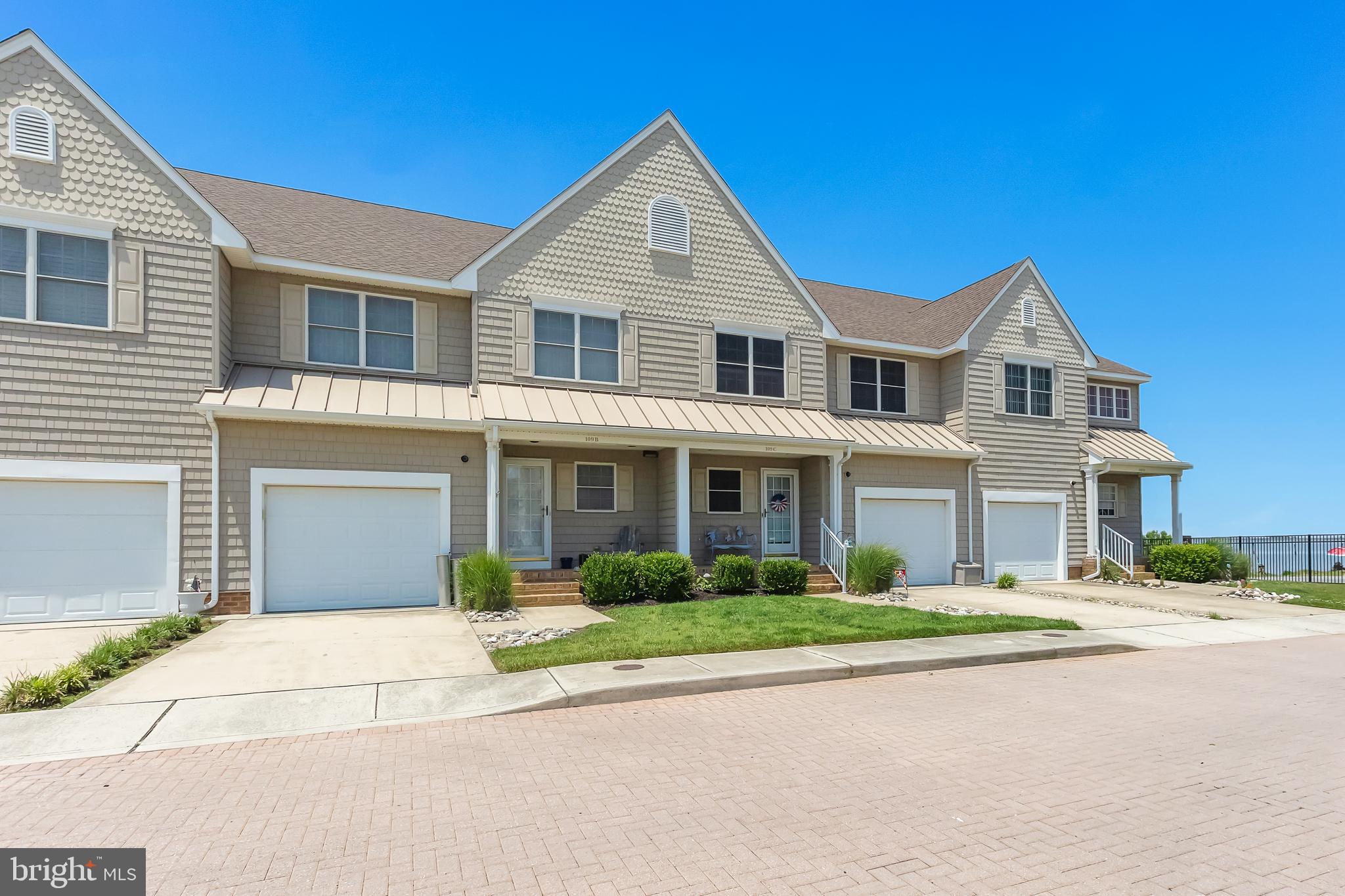 WATERS EDGE - Residential