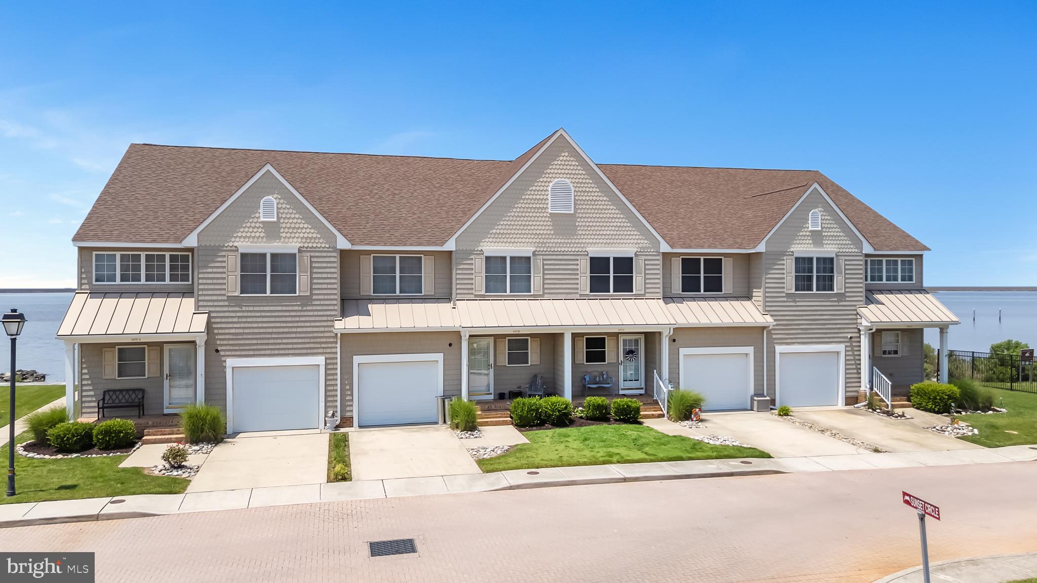 WATERS EDGE - Residential