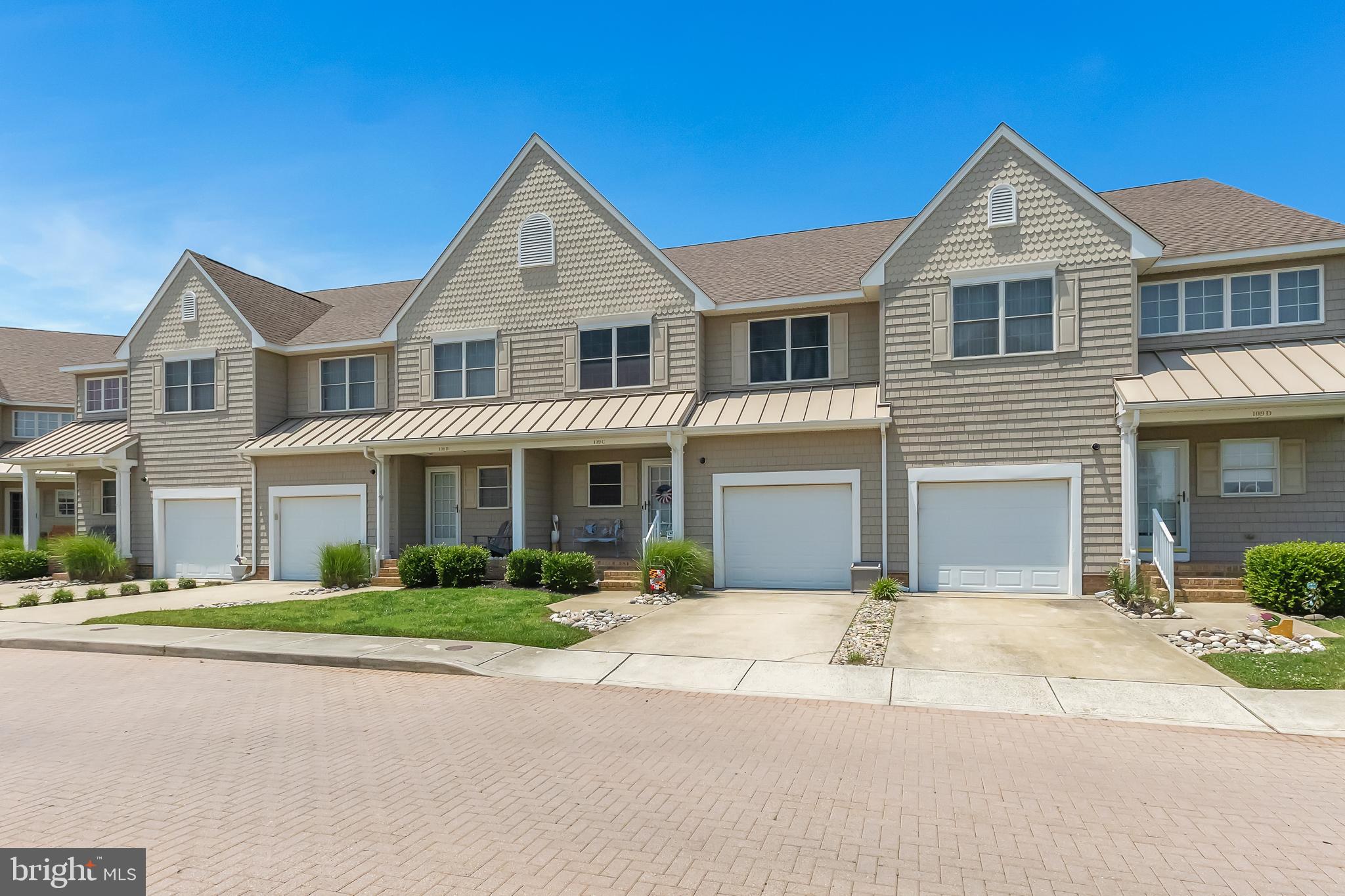 WATERS EDGE - Residential