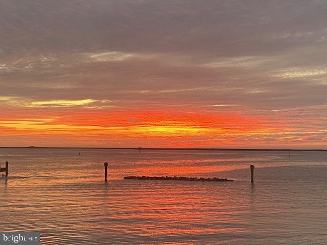 WATERS EDGE - Residential