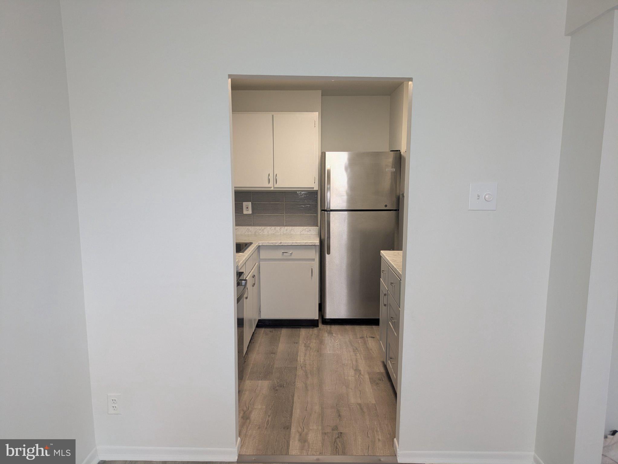 100 E 100  GLENOLDEN AVE. E U-4