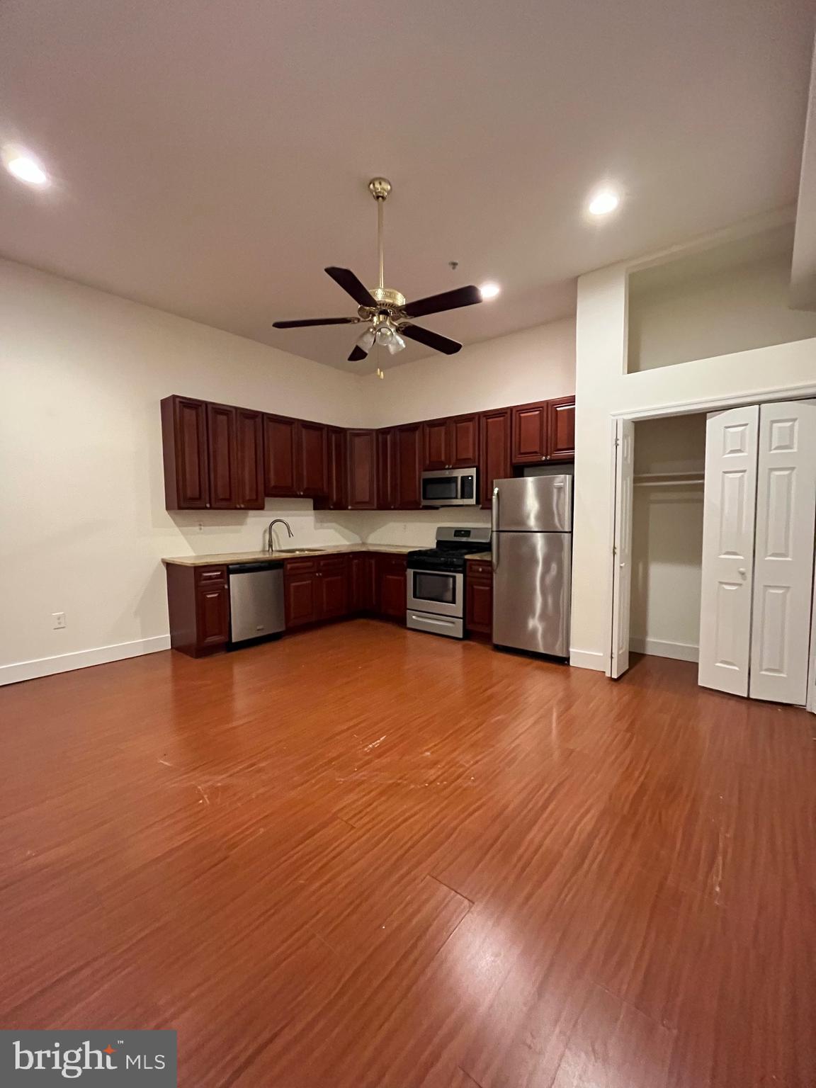 WASHINGTON SQ WEST - Residential Lease