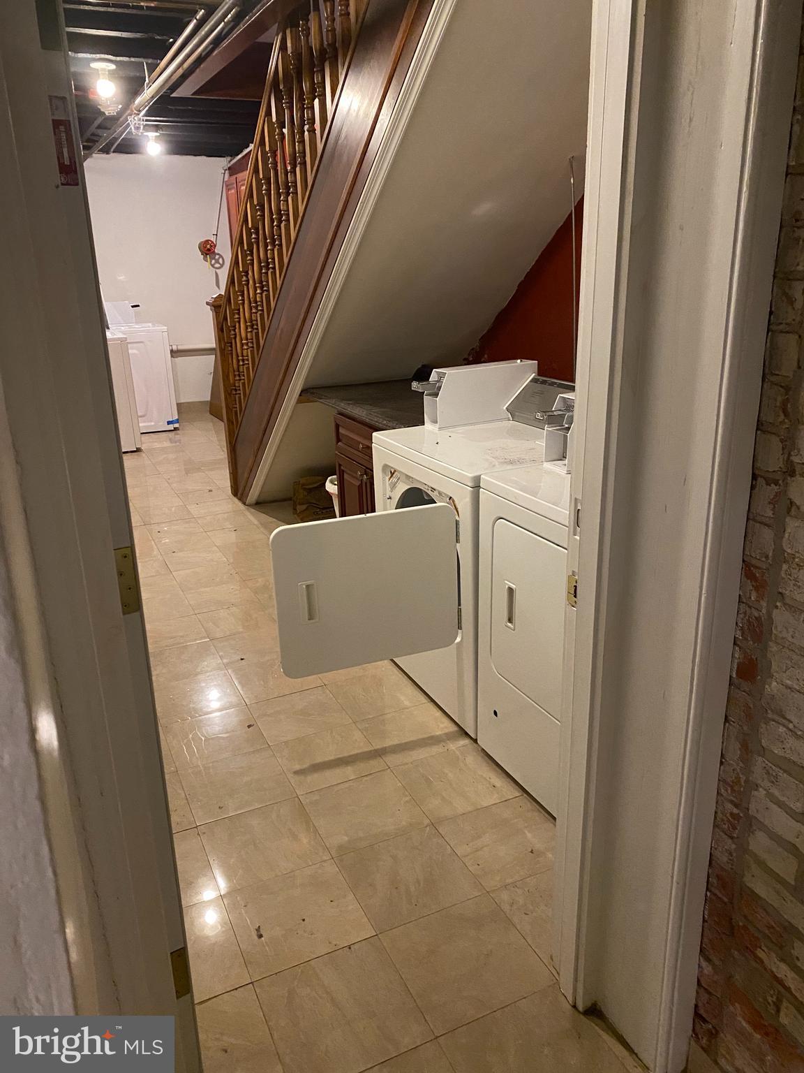 WASHINGTON SQ WEST - Residential Lease