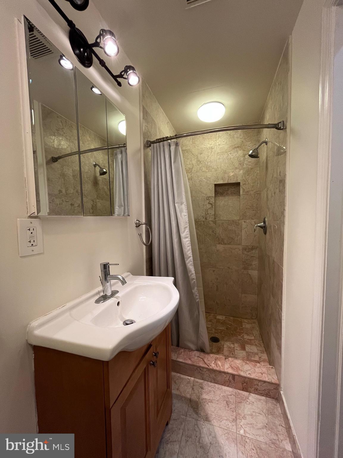 WASHINGTON SQ WEST - Residential Lease