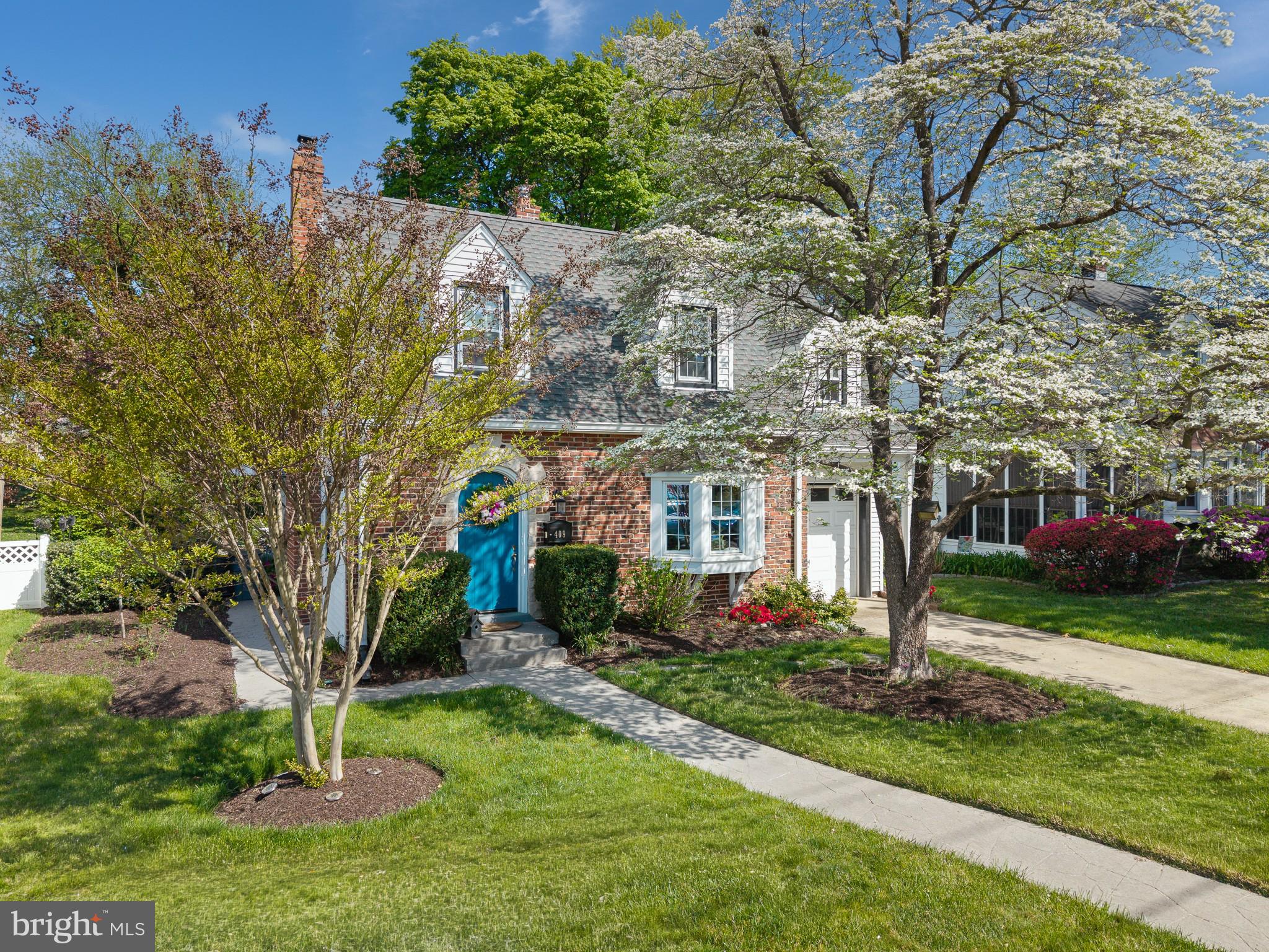 409 W KINGS HIGHWAY