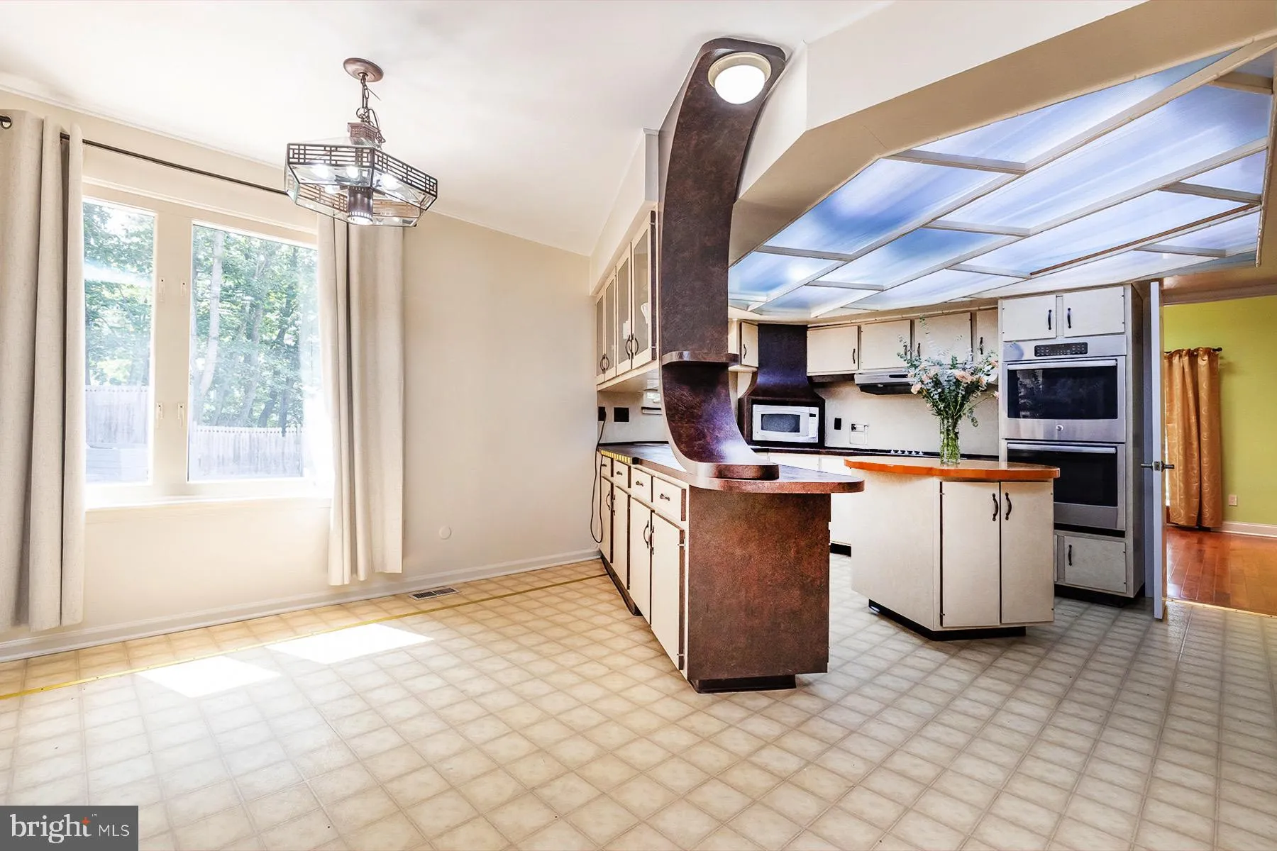 Voorhees, New Jersey 08043, United States, 4 Bedrooms Bedrooms, ,3 BathroomsBathrooms,Residential,Active,182411