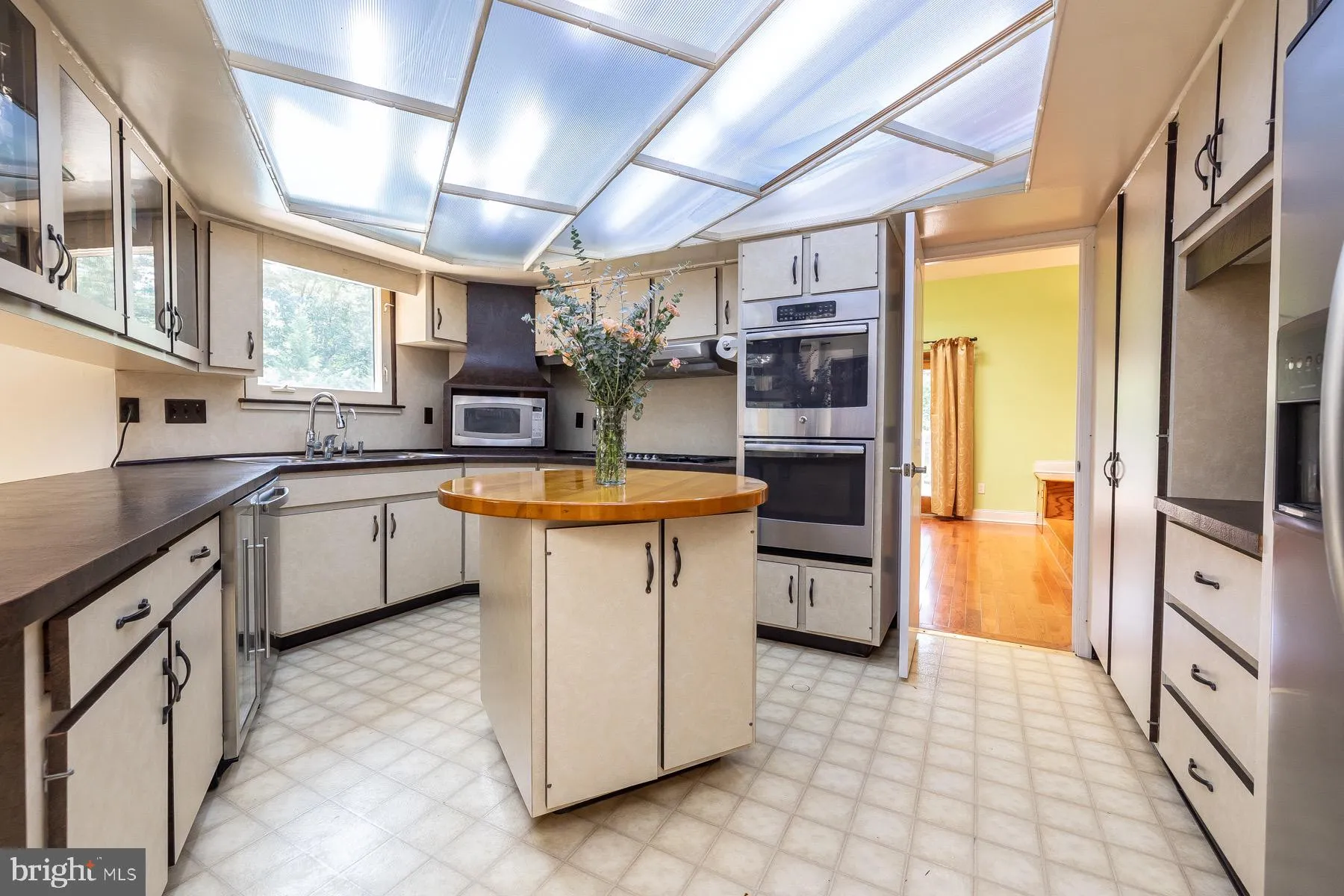 Voorhees, New Jersey 08043, United States, 4 Bedrooms Bedrooms, ,3 BathroomsBathrooms,Residential,Active,182411