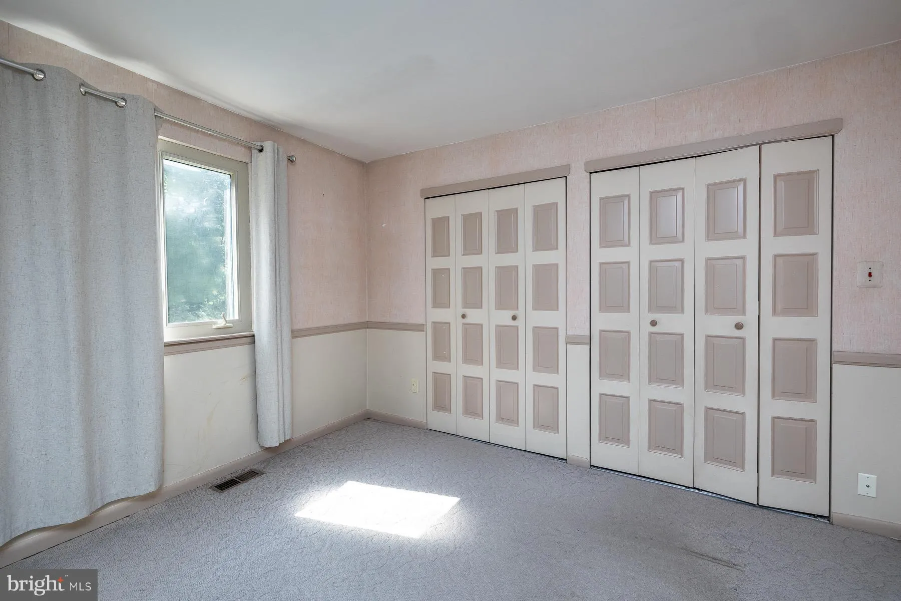 Voorhees, New Jersey 08043, United States, 4 Bedrooms Bedrooms, ,3 BathroomsBathrooms,Residential,Active,182411